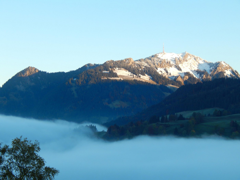 Nebel im Ostrachtal, Hintergrund Grünten | Berggasthof Sonne in Sonthofen